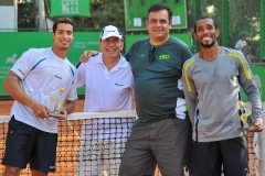 De Zotti e Maurício Ronaldo com a dupla de tenistas Fabiano de Paula e Júlio Silva, em Santa Catarina