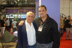 Com o jornalista Lasier Martins, na Fenac - 2011