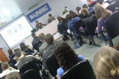 Palestrando para alunos da Comunicação Social, na UNISC, em Santa Cruz do Sul