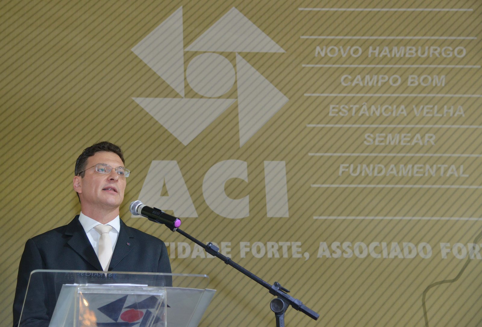 Presidente Marcelo Lauxen Kehl assume a Gestão 2018/2019 da ACI