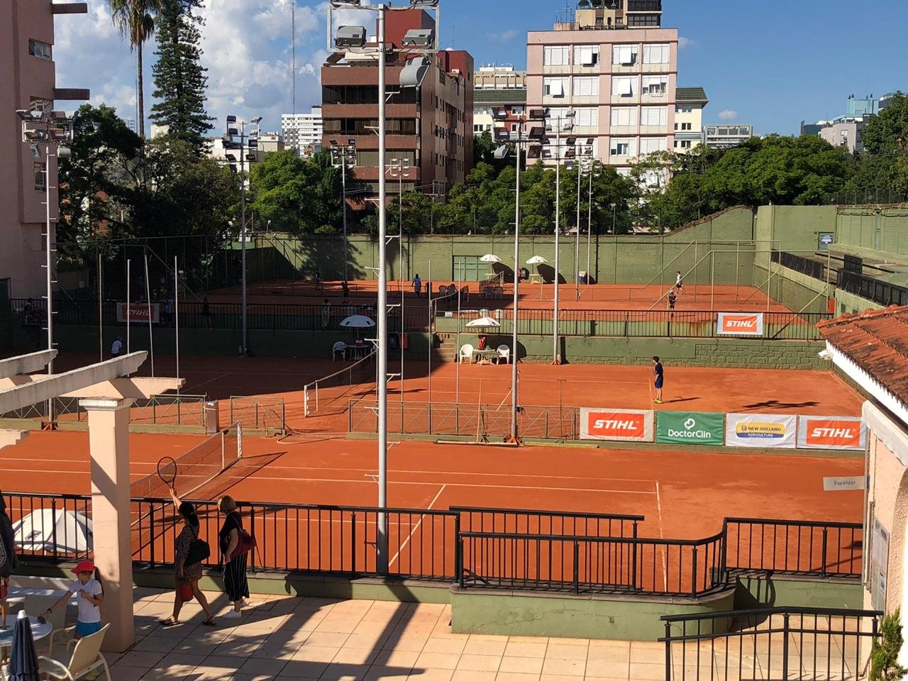 Super Tênis e Circuito de Tênis Gaúcho agitam as quadras no final de semana