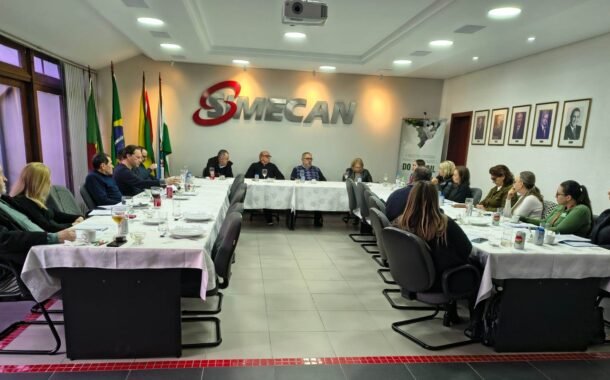 Reunião mensal da Comissão de RH do Simecan aborda temas que abrangem todas as empresas