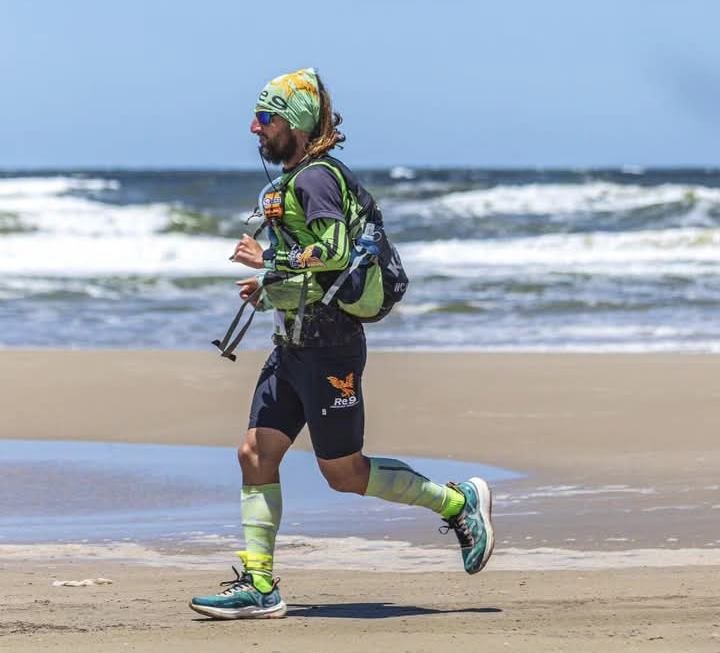 Ultramaratonista porto-alegrense se prepara para o desafio de 226km na Extremo Sul 2025