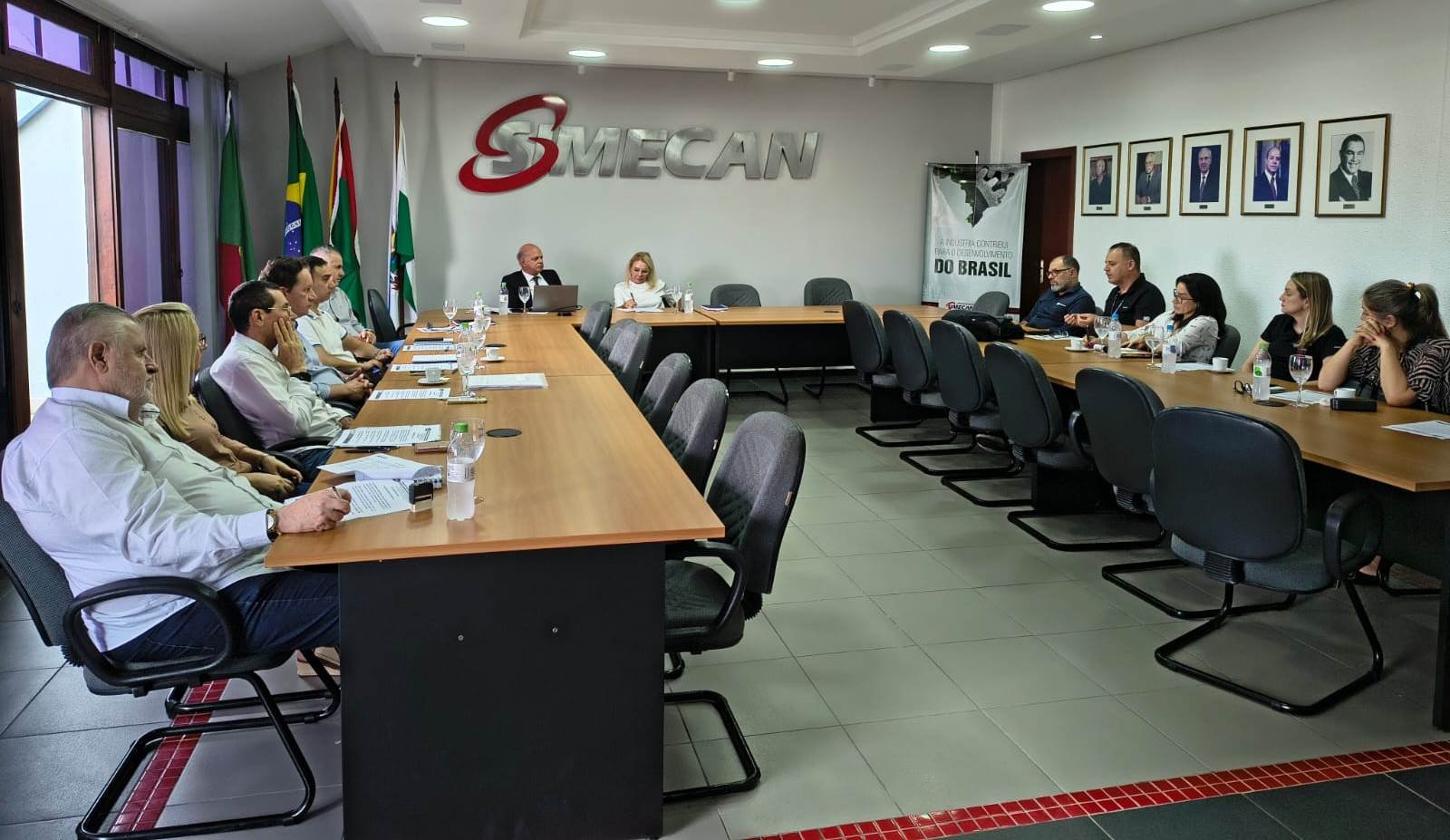 Comissão de RH debate organização do trabalho e reivindicações sindicais para 2026